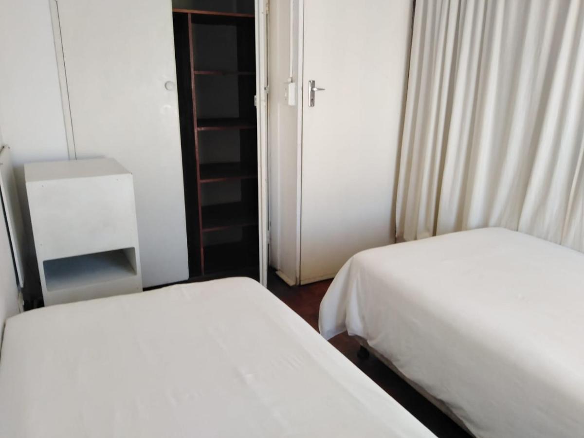 Accoustix Backpackers Hostel Johannesbourg Extérieur photo