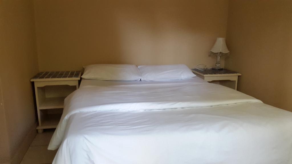 Accoustix Backpackers Hostel Johannesbourg Extérieur photo
